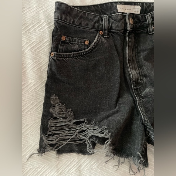 Topshop distressed jean shorts - Picture 2 of 6